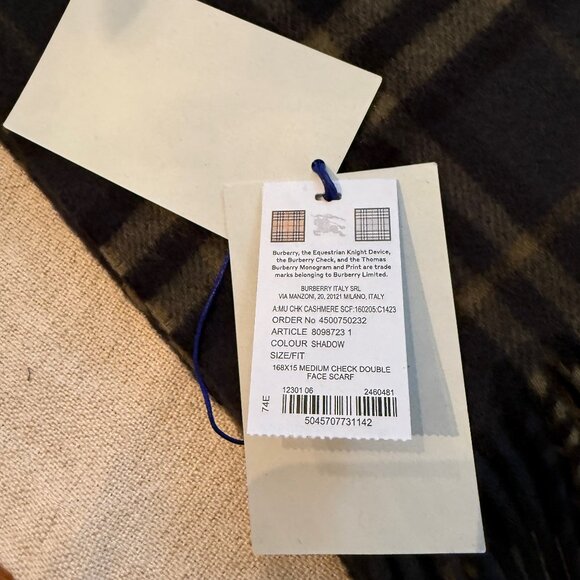 Burberry Cashmere Scarf - Unisex - Picture 2 of 5